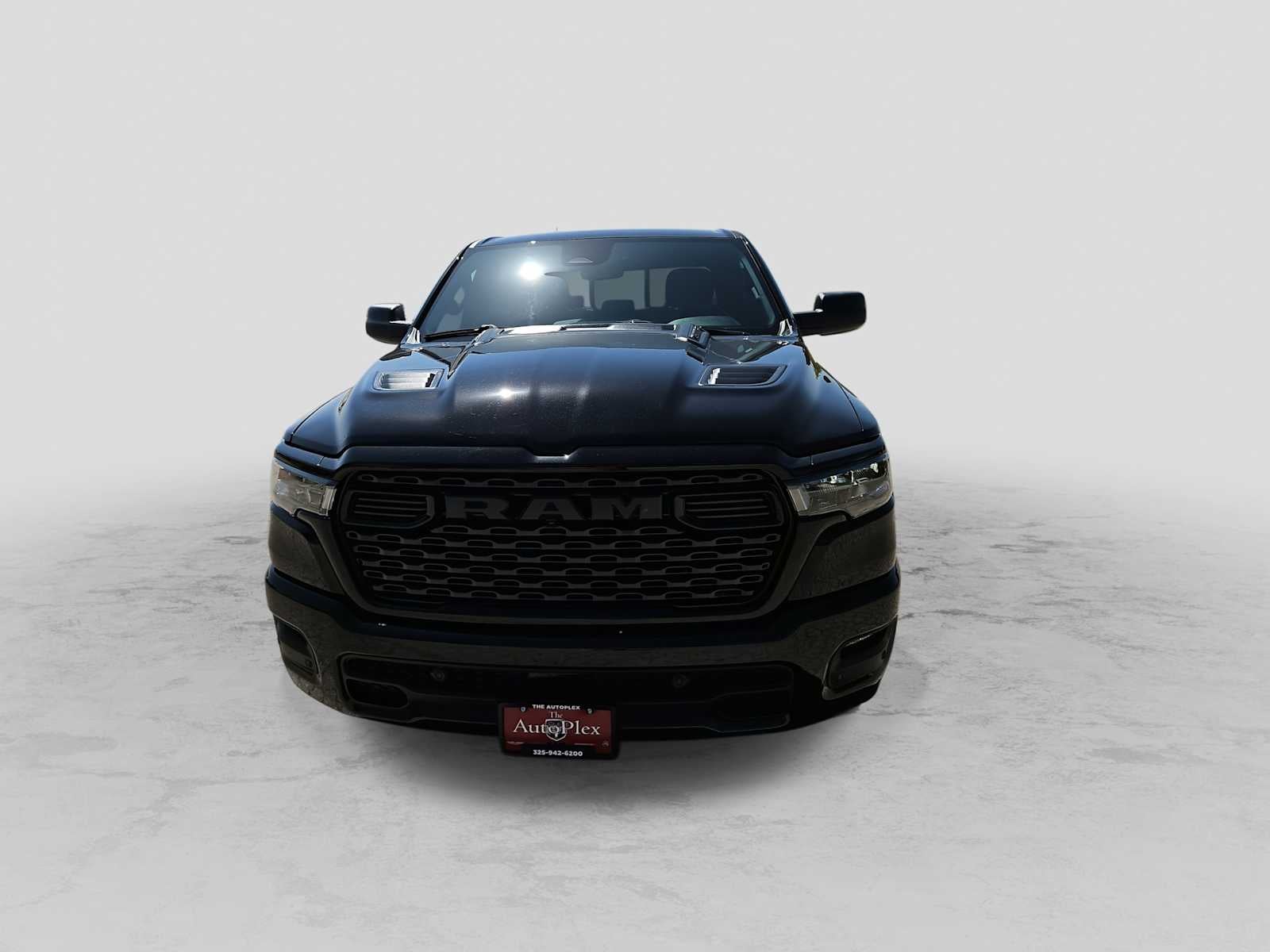 2026 RAM 1500 RAM 1500 EXPRESS CREW CAB 4X4 5'7' BOX