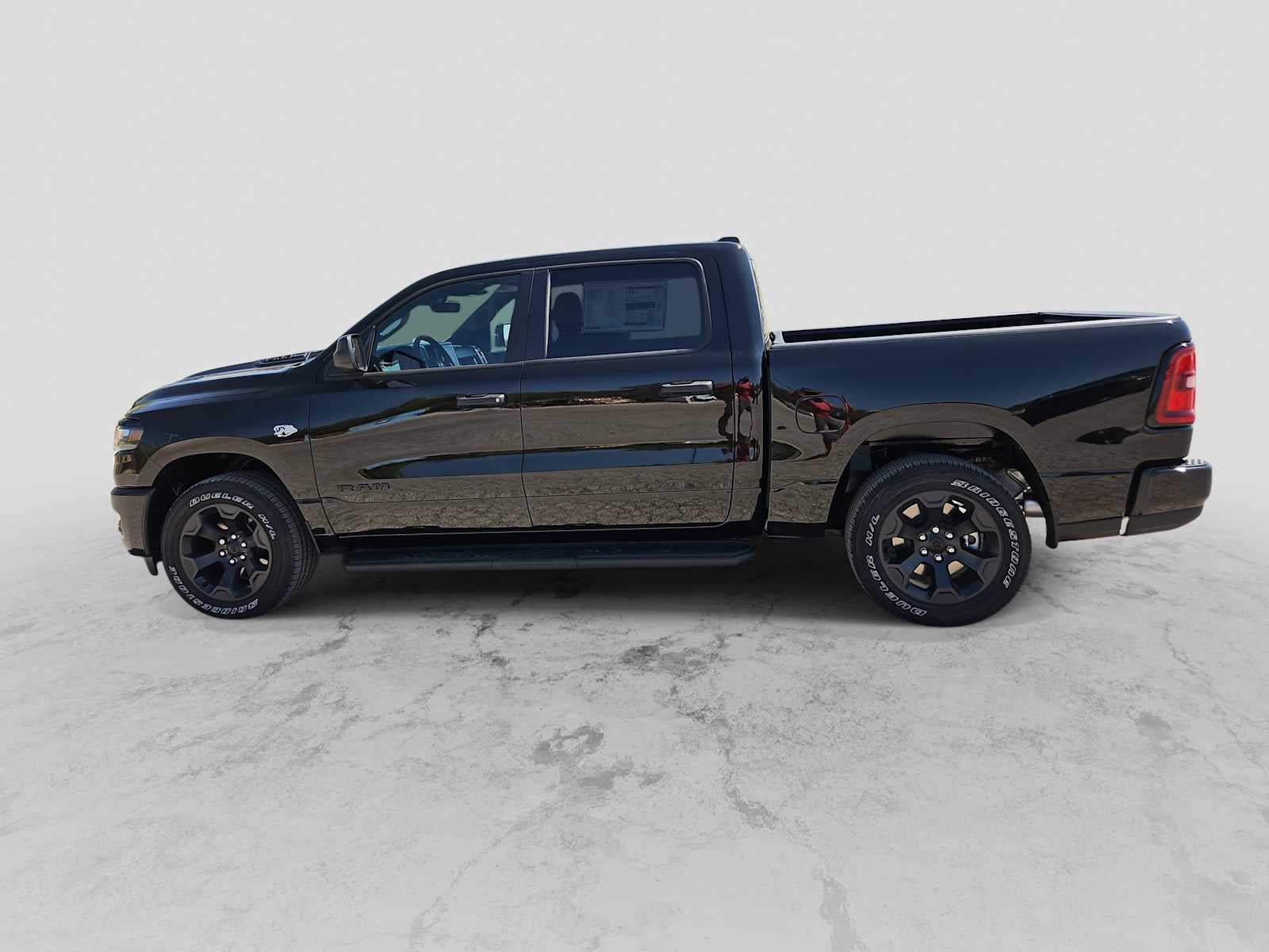 2026 RAM 1500 RAM 1500 EXPRESS CREW CAB 4X4 5'7' BOX