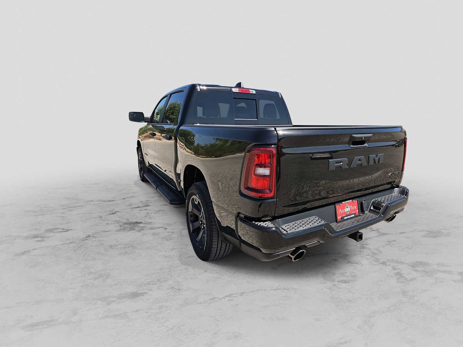 2026 RAM 1500 RAM 1500 EXPRESS CREW CAB 4X4 5'7' BOX