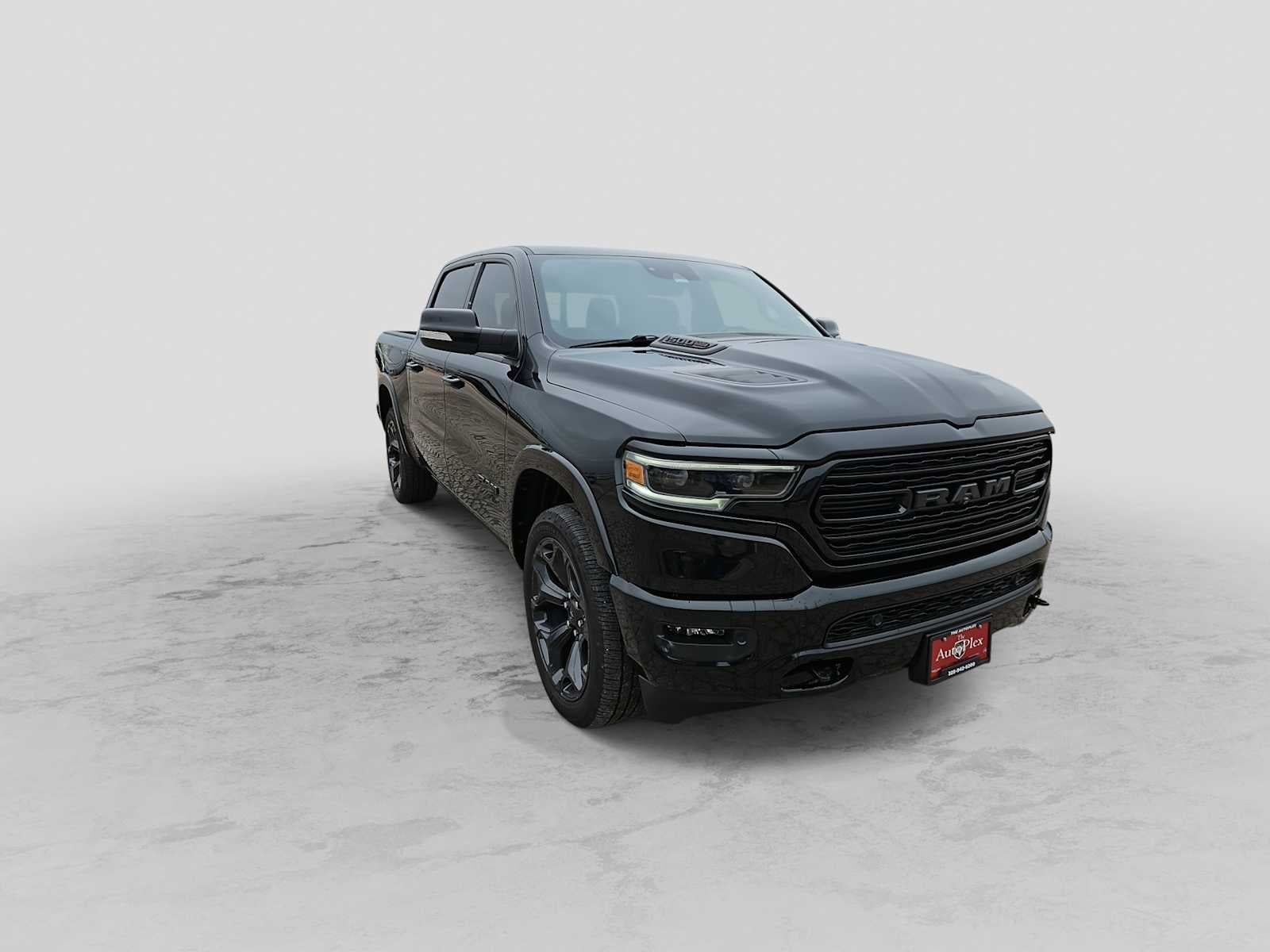 2022 RAM 1500 Limited Crew Cab 4x4 5'7' Box