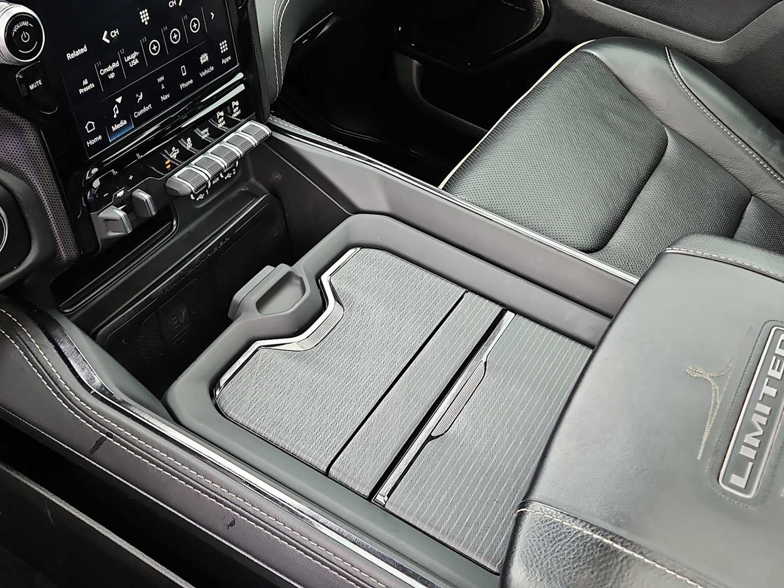 2022 RAM 1500 Limited Crew Cab 4x4 5'7' Box