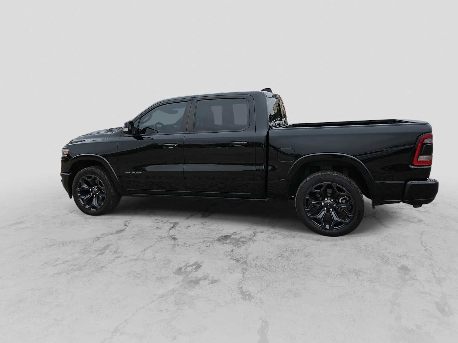 2022 RAM 1500 Limited Crew Cab 4x4 5'7' Box