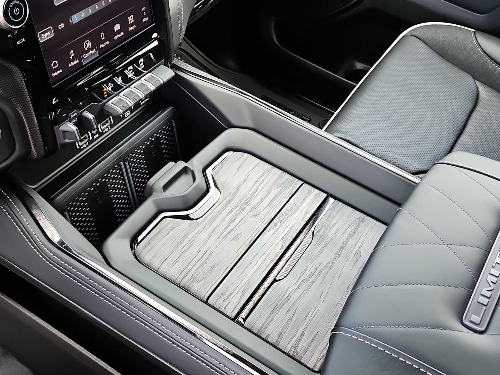 2026 RAM Ram 1500 RAM 1500 LIMITED CREW CAB 4X4 5'7' BOX