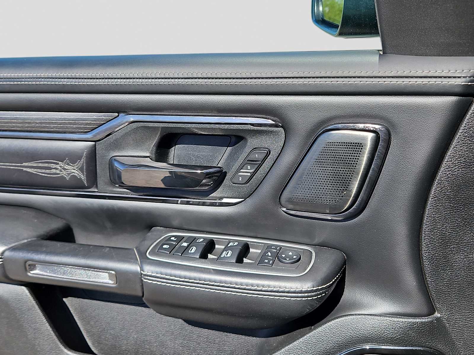 2022 RAM 1500 Limited Crew Cab 4x4 5'7' Box