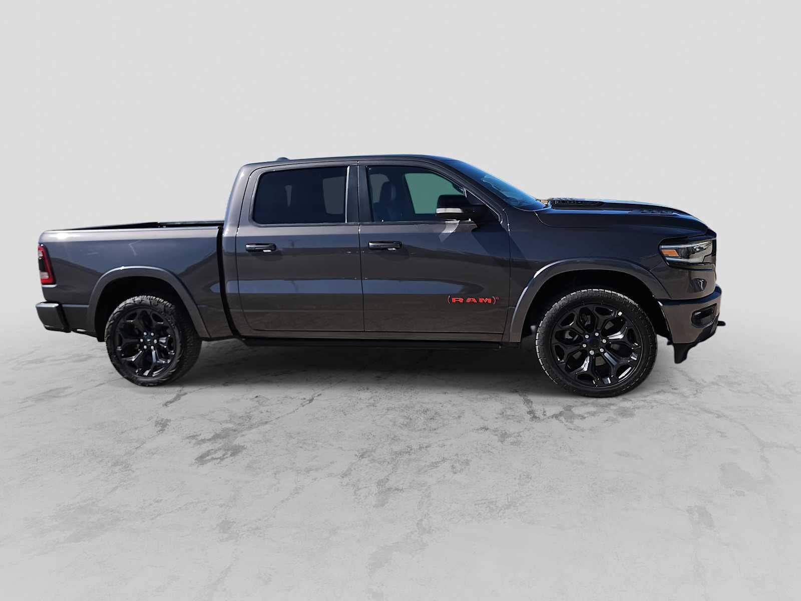 2022 RAM 1500 Limited Crew Cab 4x4 5'7' Box
