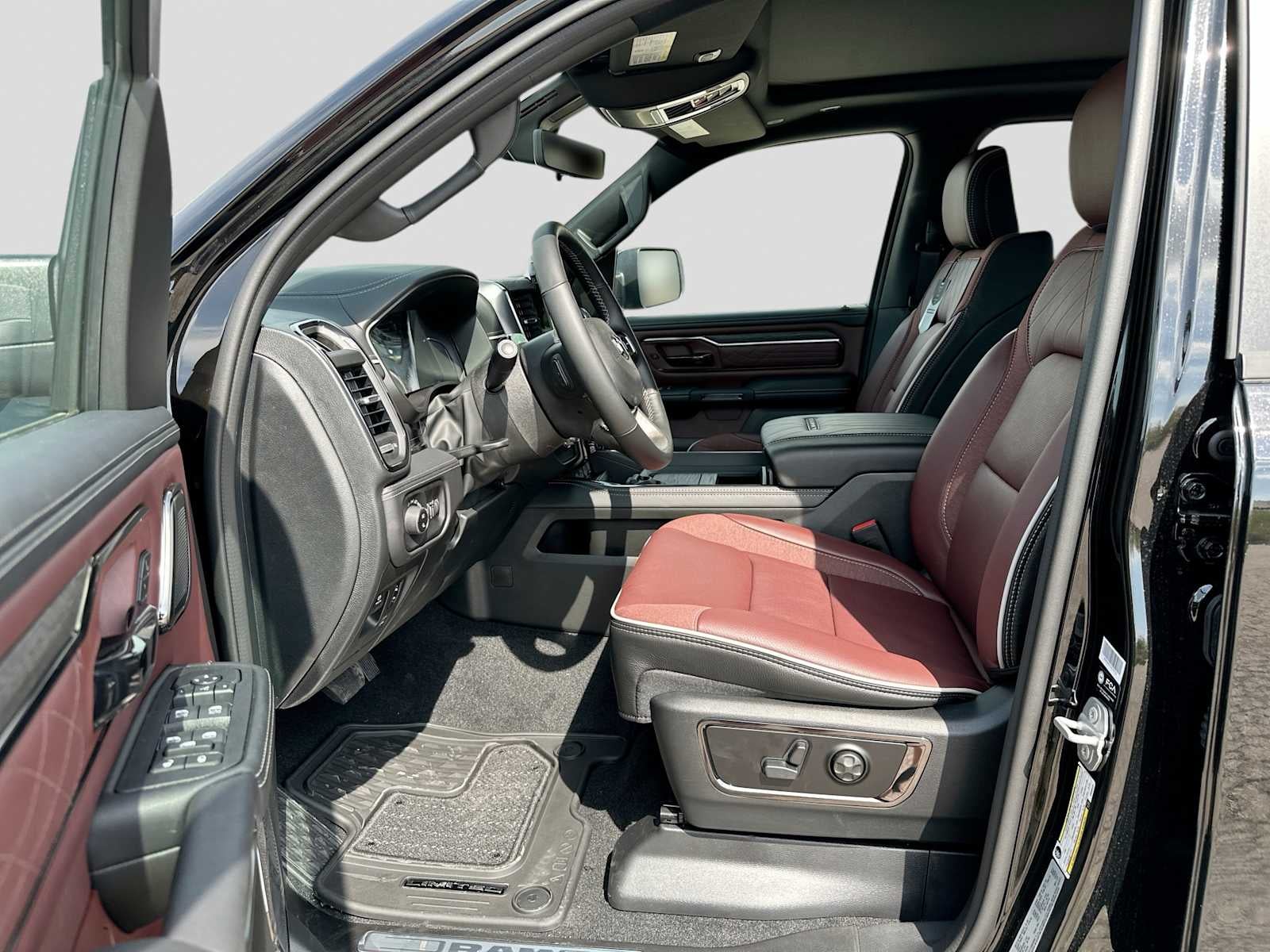 2027 RAM 1500 RAM 1500 LIMITED CREW CAB 4X4 5'7' BOX