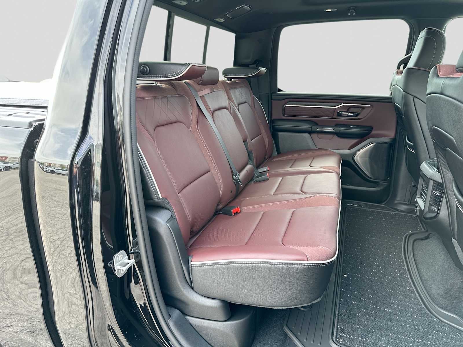 2027 RAM 1500 RAM 1500 LIMITED CREW CAB 4X4 5'7' BOX