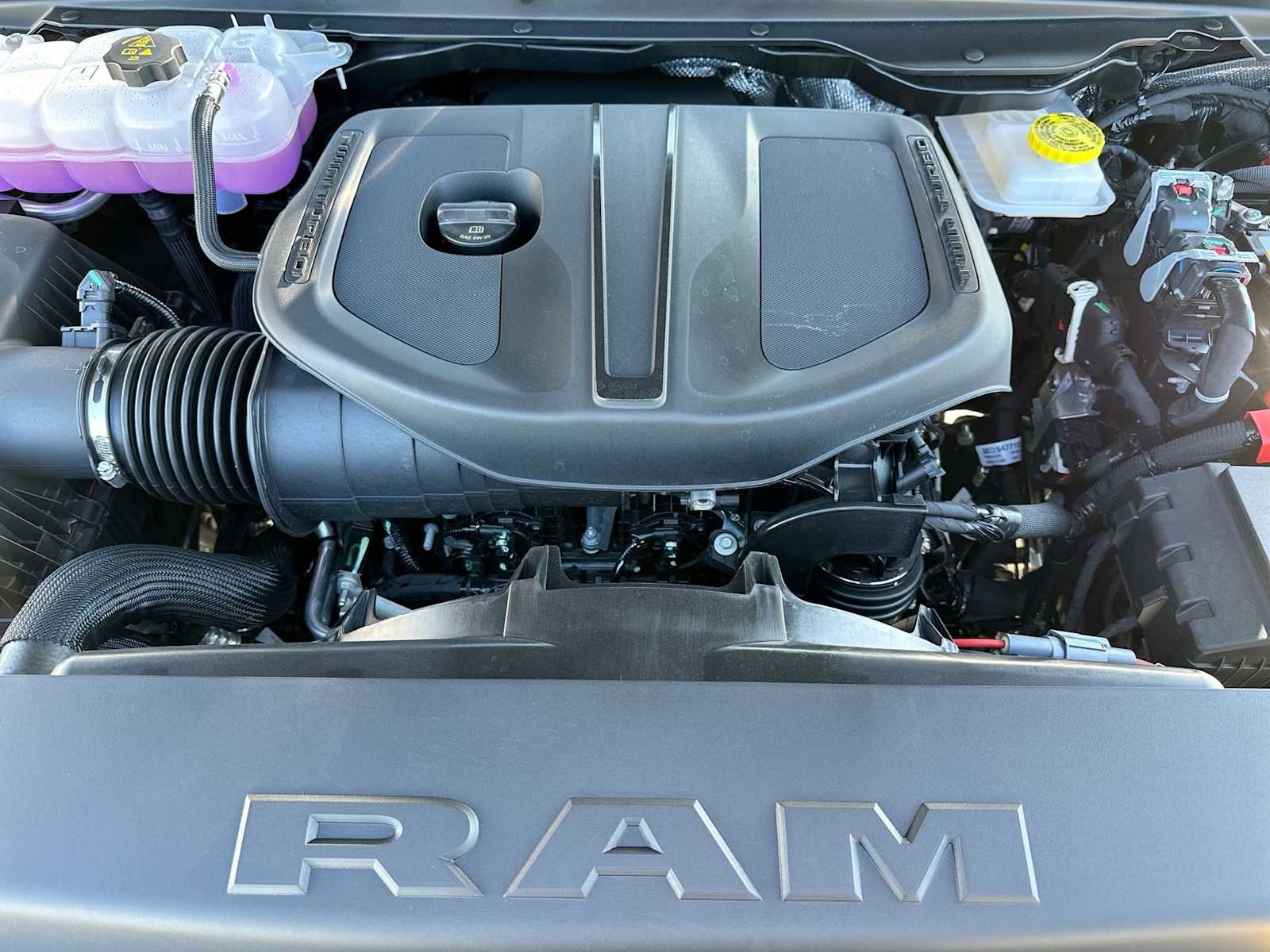 2027 RAM 1500 RAM 1500 LARAMIE CREW CAB 4X4 5'7' BOX