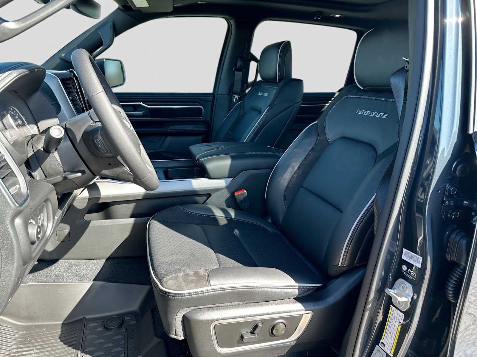 2027 RAM 1500 RAM 1500 LARAMIE CREW CAB 4X4 5'7' BOX