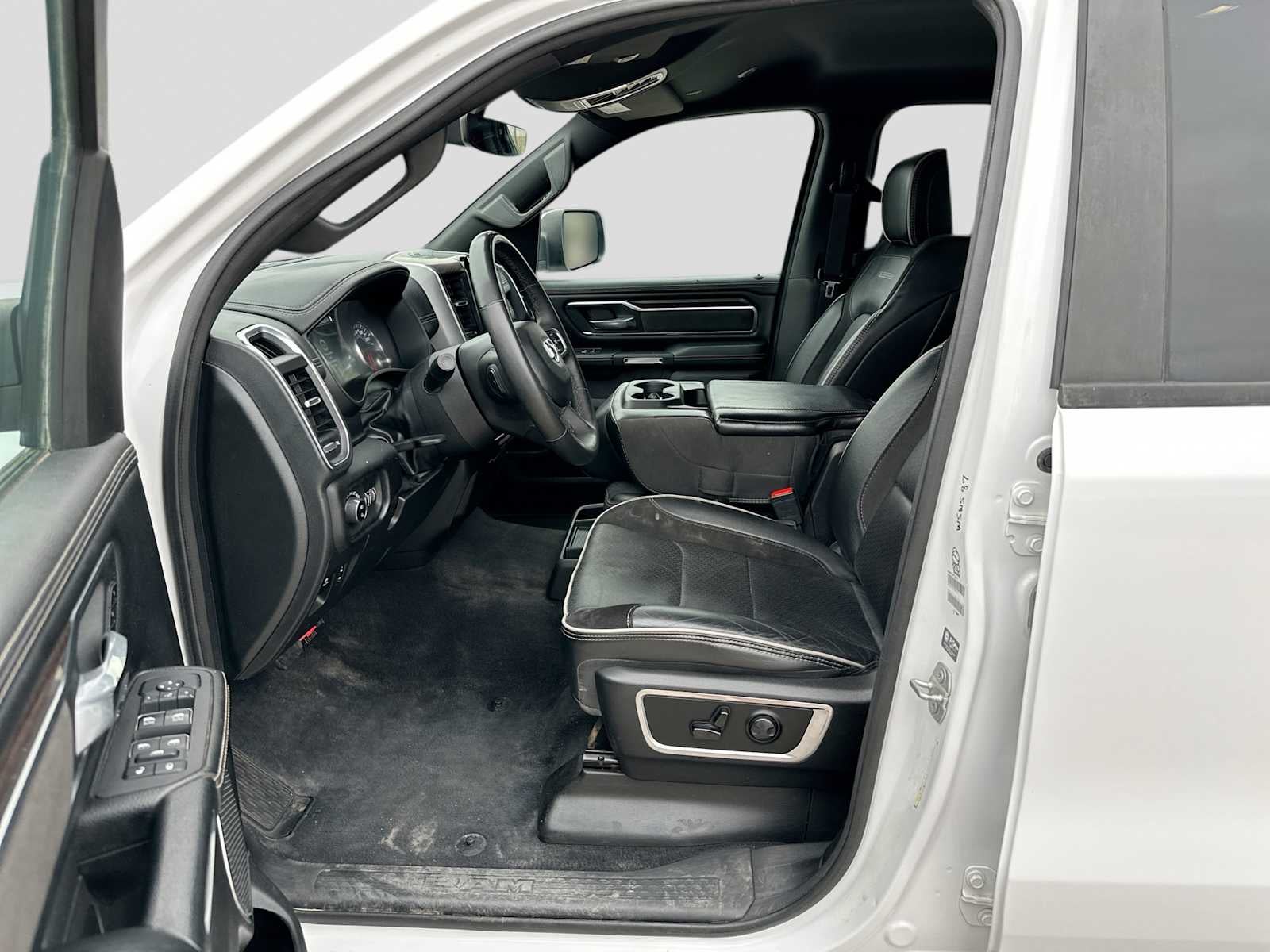 2025 RAM 1500 Laramie Crew Cab 4x4 5'7' Box