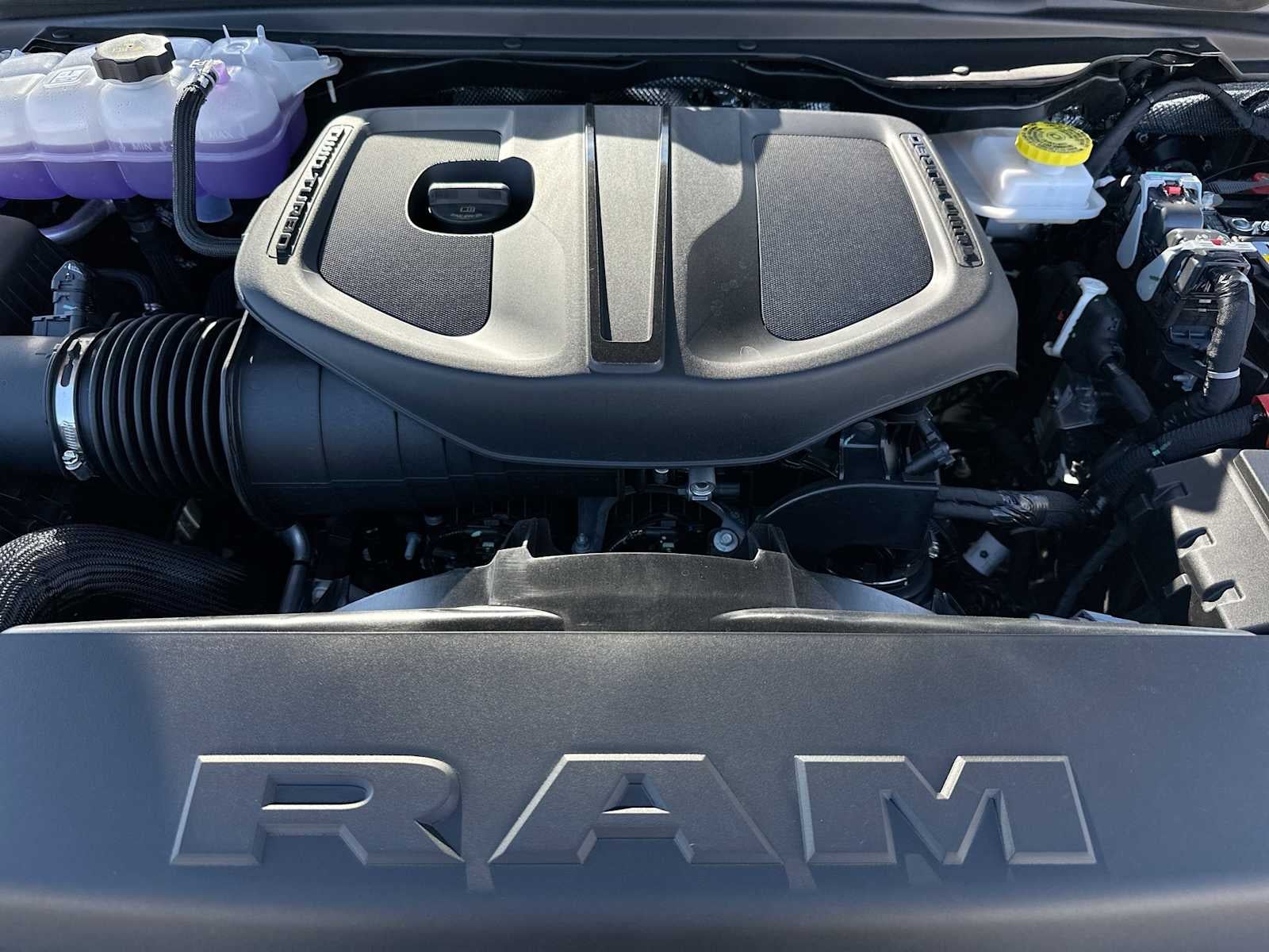 2027 RAM 1500 RAM 1500 LARAMIE CREW CAB 4X4 5'7' BOX