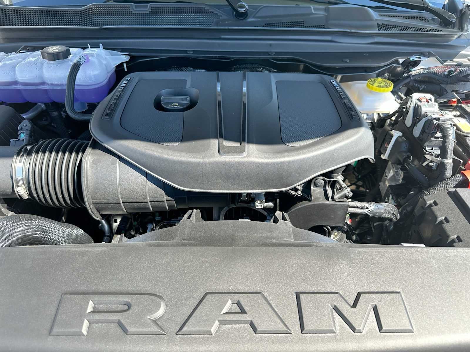 2027 RAM 1500 RAM 1500 LARAMIE CREW CAB 4X4 5'7' BOX