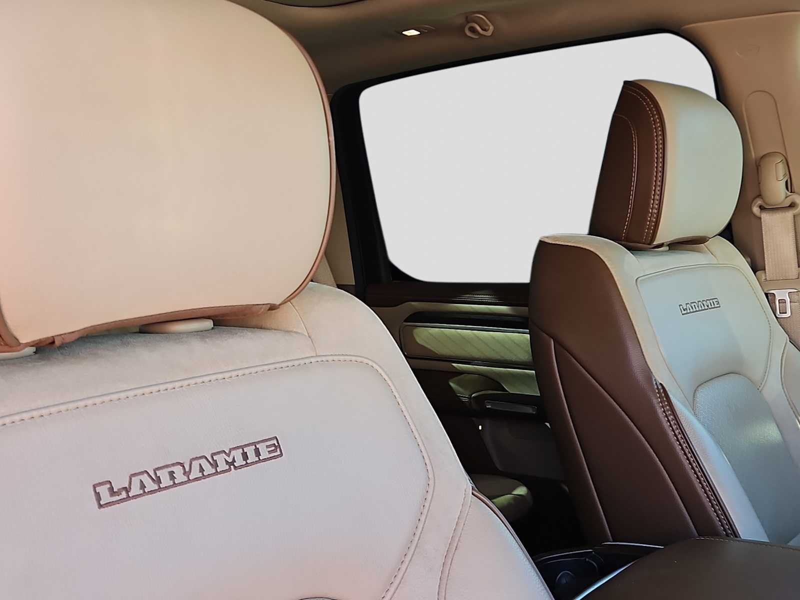 2021 RAM 1500 Laramie Crew Cab 4x4 5'7' Box