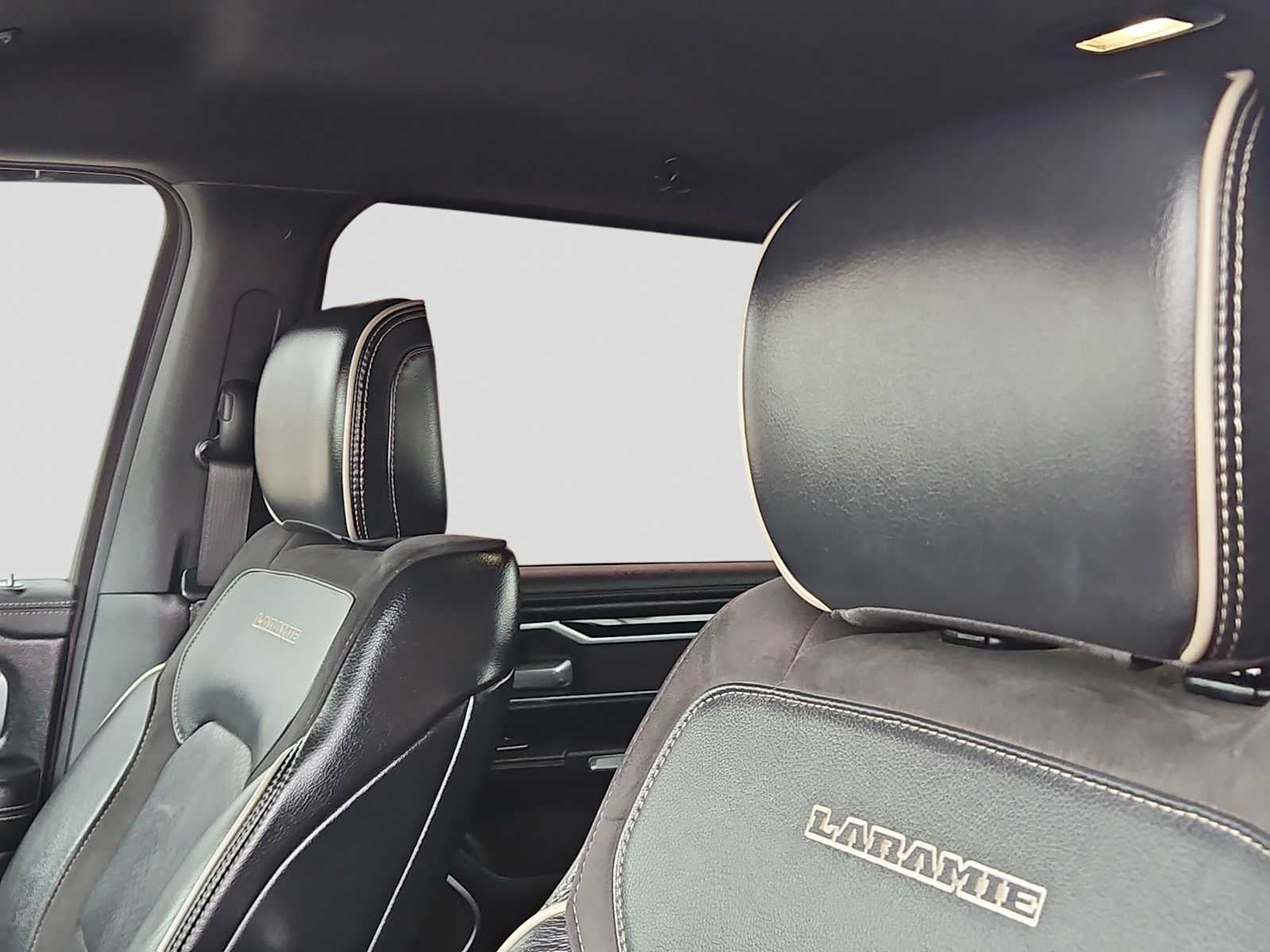 2020 RAM 1500 Laramie Crew Cab 4x4 5'7' Box