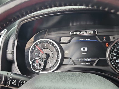 2020 RAM 1500 Laramie Crew Cab 4x4 5'7' Box