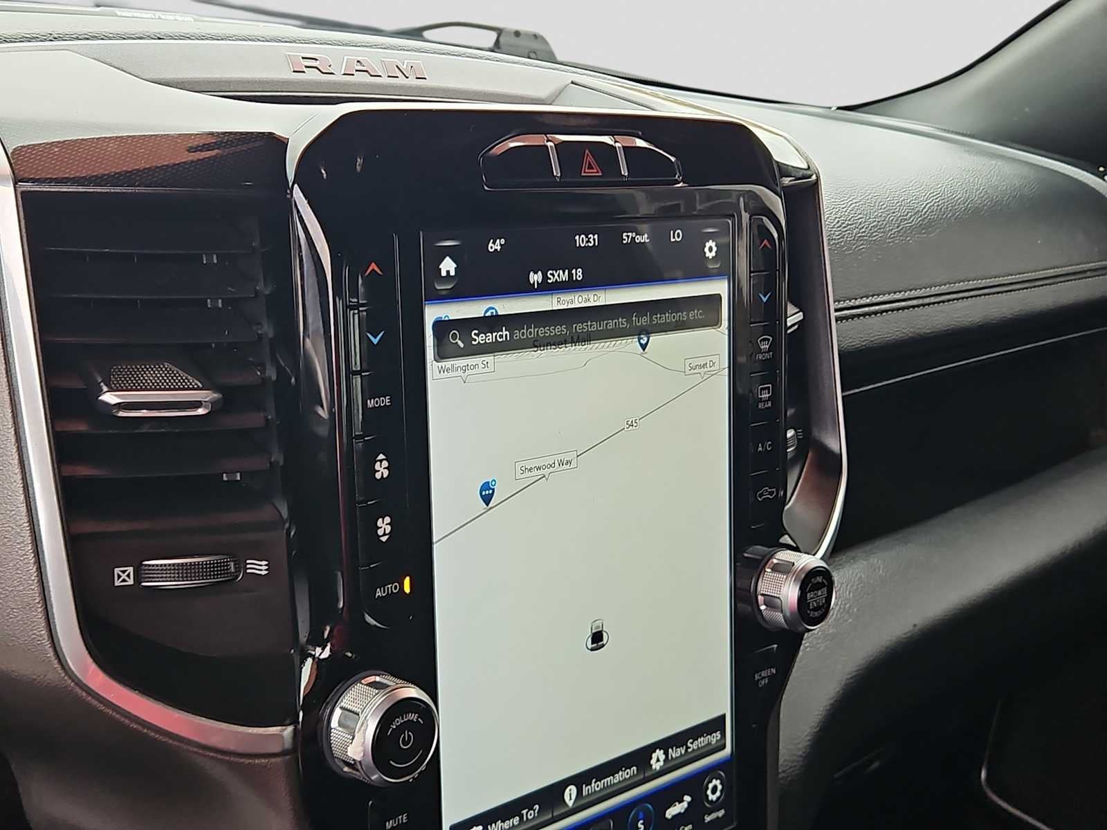 2020 RAM 1500 Laramie Crew Cab 4x4 5'7' Box