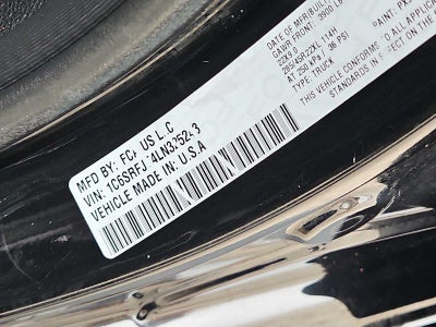 2020 RAM 1500 Laramie Crew Cab 4x4 5'7' Box