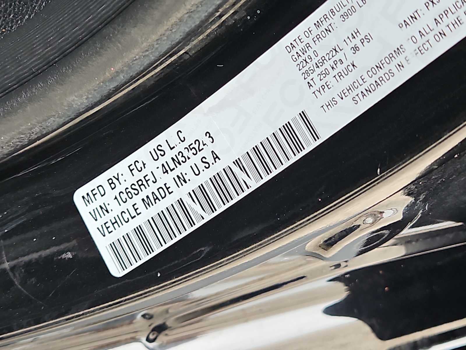 2020 RAM 1500 Laramie Crew Cab 4x4 5'7' Box