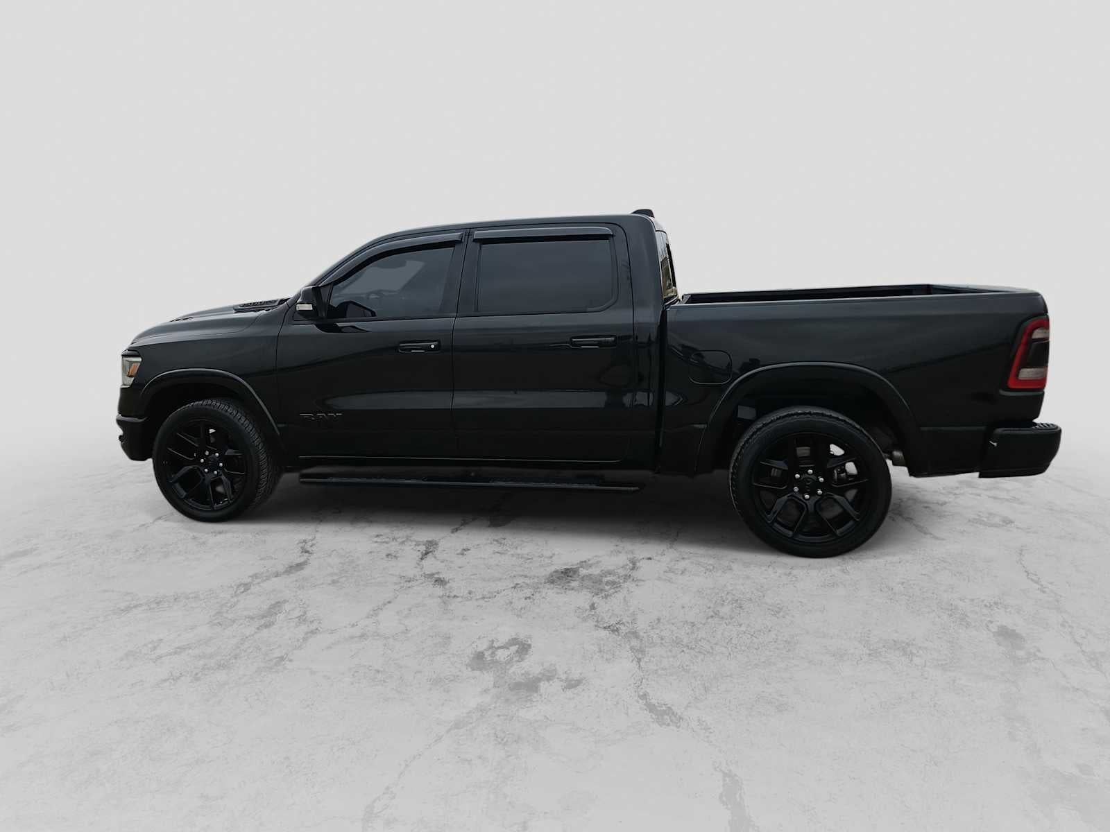 2020 RAM 1500 Laramie Crew Cab 4x4 5'7' Box