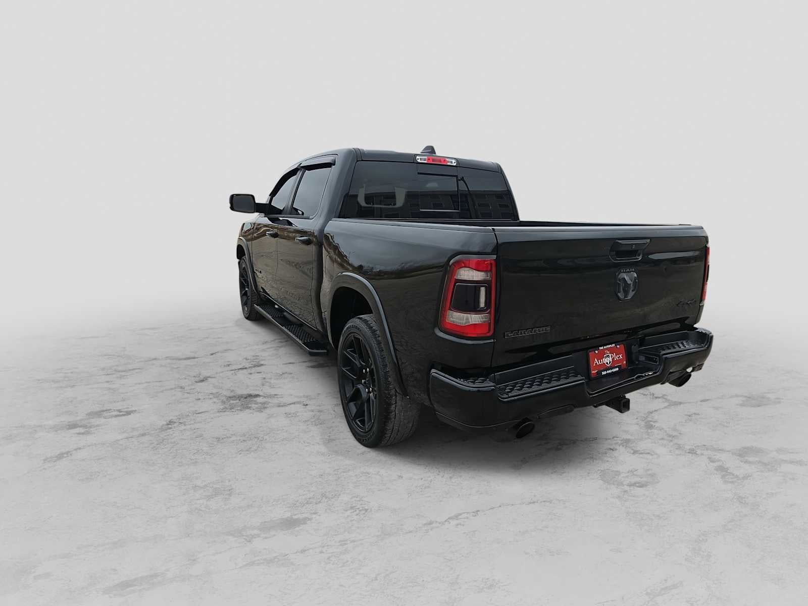 2020 RAM 1500 Laramie Crew Cab 4x4 5'7' Box