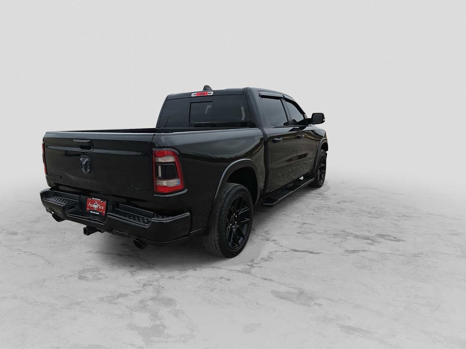 2020 RAM 1500 Laramie Crew Cab 4x4 5'7' Box