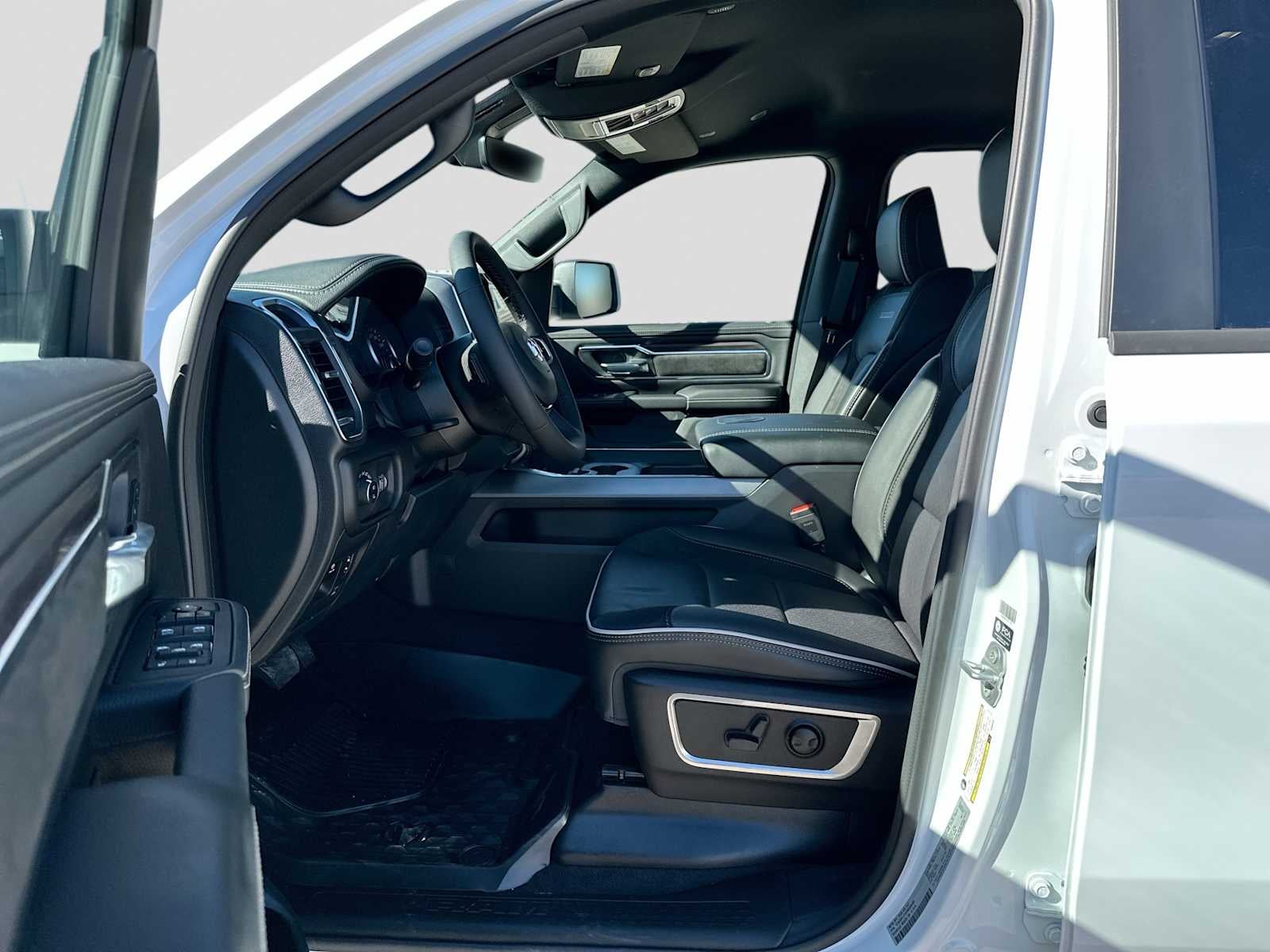 2027 RAM 1500 RAM 1500 LARAMIE CREW CAB 4X4 5'7' BOX