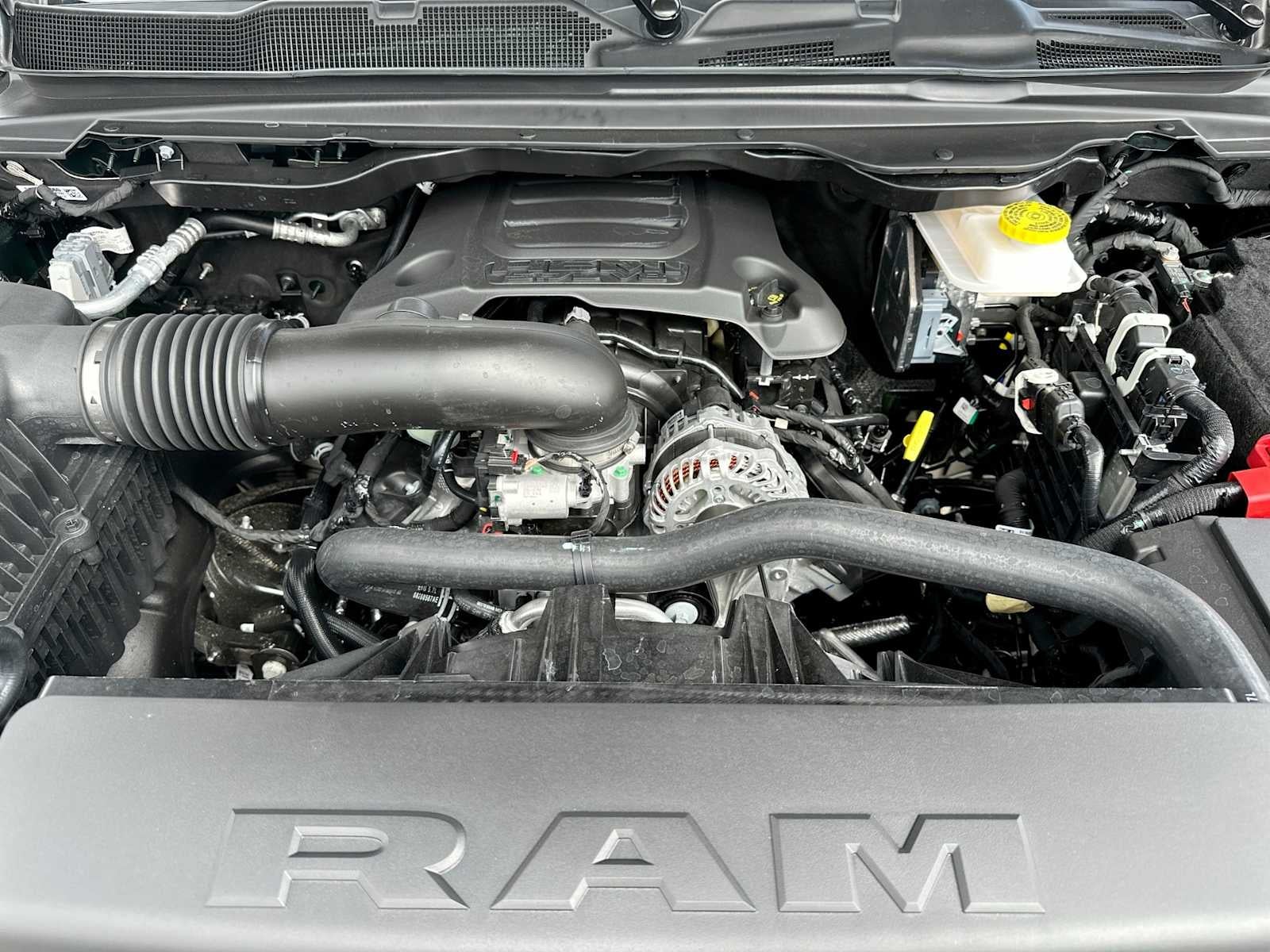 2027 RAM 1500 RAM 1500 LARAMIE CREW CAB 4X4 5'7' BOX