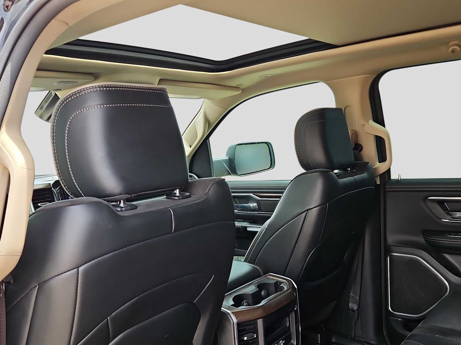 2021 RAM 1500 Laramie Crew Cab 4x4 5'7' Box