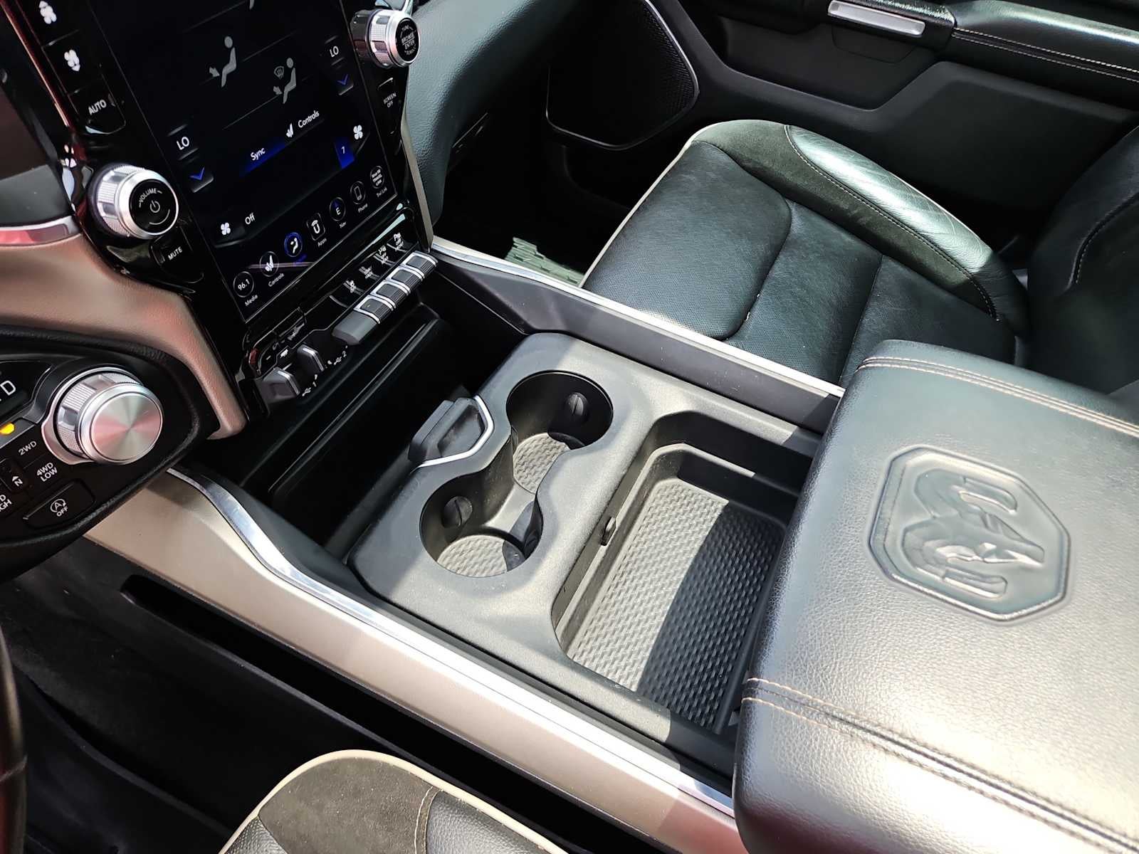 2021 RAM 1500 Laramie Crew Cab 4x4 5'7' Box