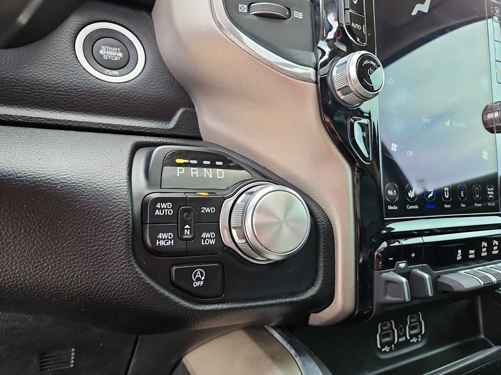 2021 RAM 1500 Laramie Crew Cab 4x4 5'7' Box