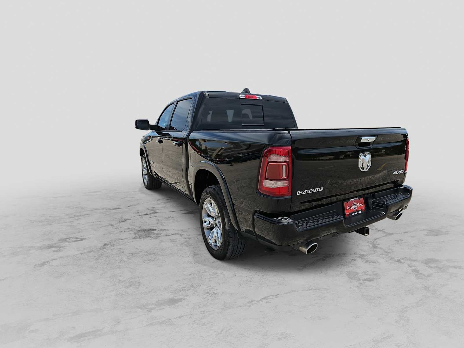 2021 RAM 1500 Laramie Crew Cab 4x4 5'7' Box