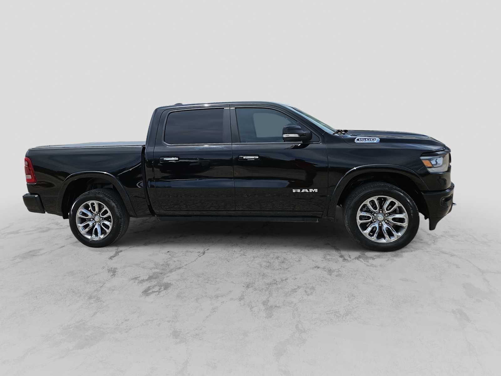 2021 RAM 1500 Laramie Crew Cab 4x4 5'7' Box