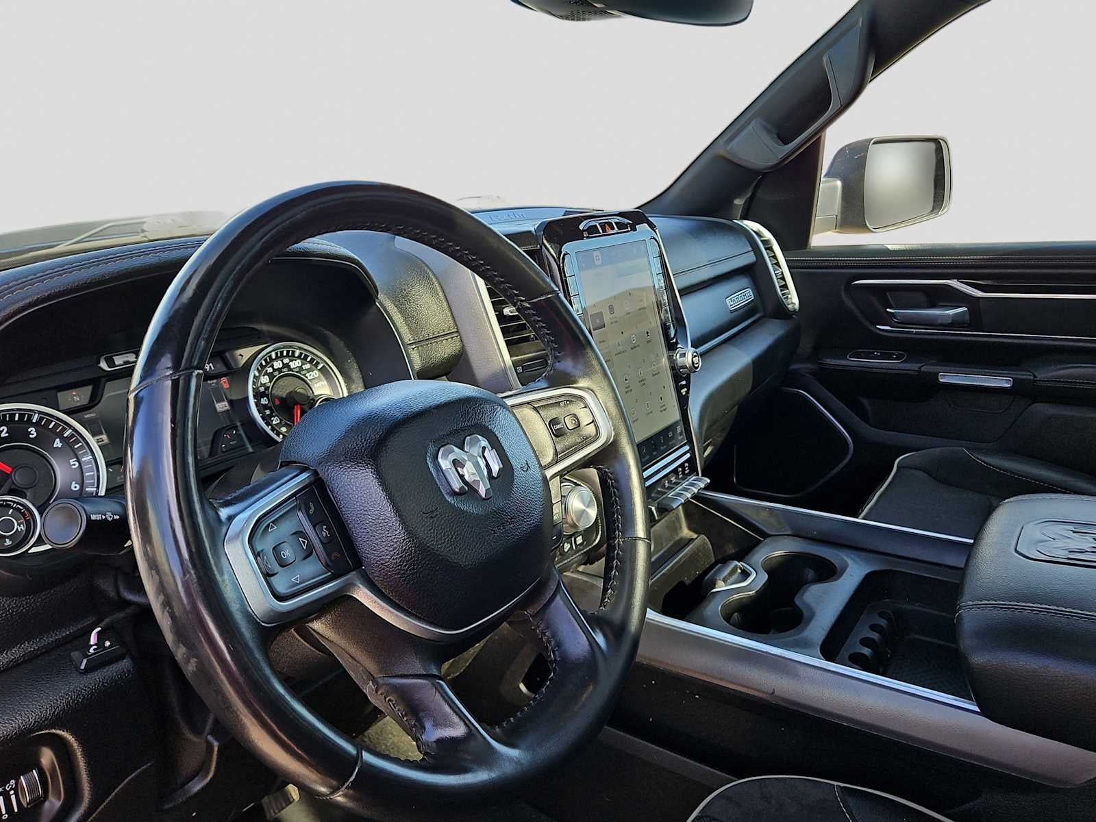 2022 RAM 1500 Laramie Crew Cab 4x4 5'7' Box