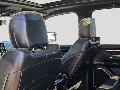 2022 RAM 1500 Laramie Crew Cab 4x4 5'7' Box