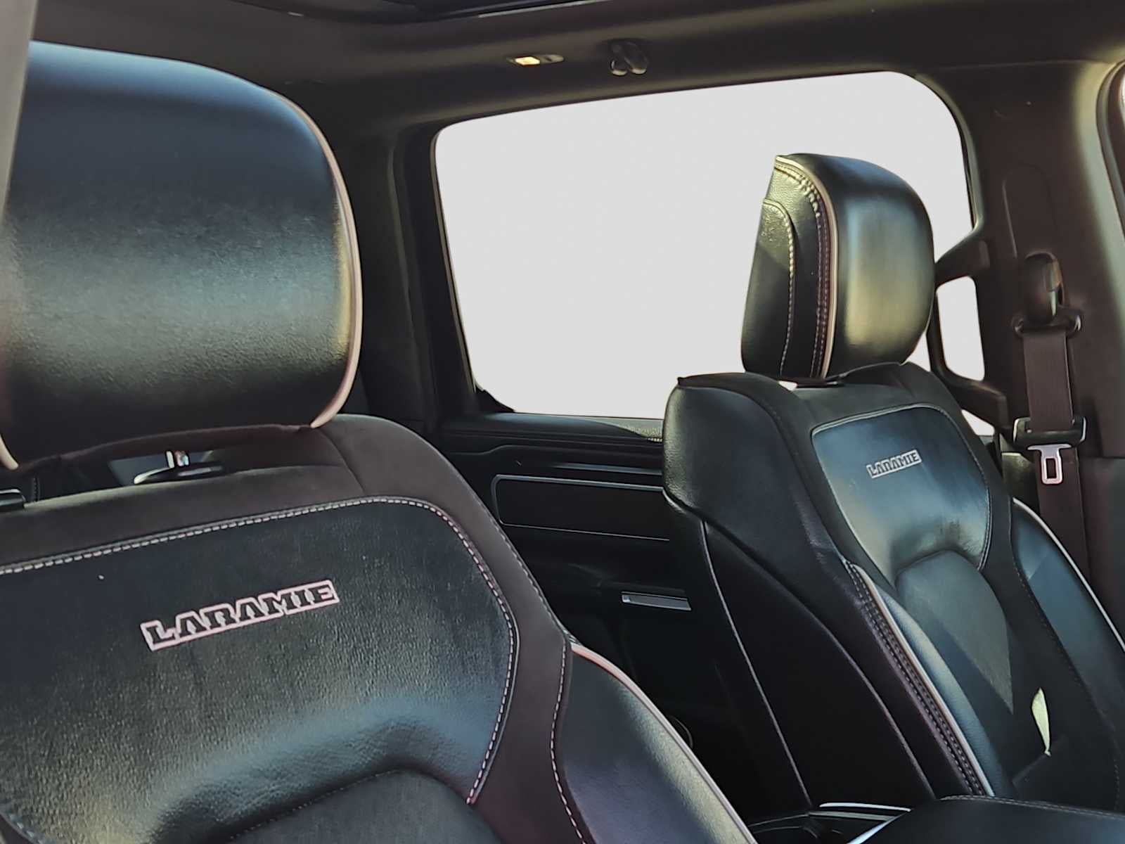 2022 RAM 1500 Laramie Crew Cab 4x4 5'7' Box