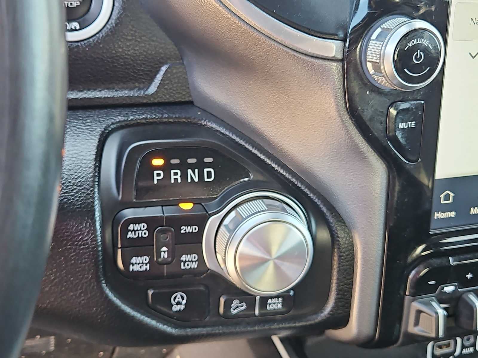 2022 RAM 1500 Laramie Crew Cab 4x4 5'7' Box