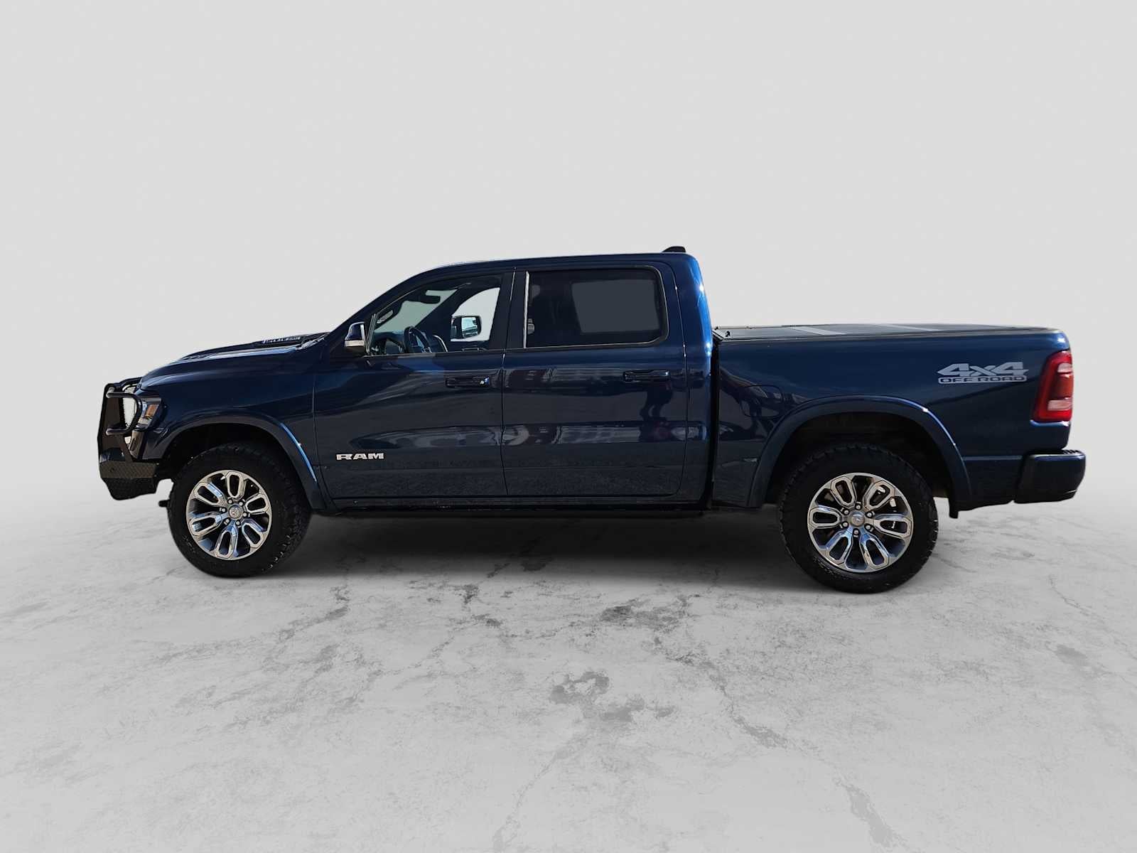 2022 RAM 1500 Laramie Crew Cab 4x4 5'7' Box