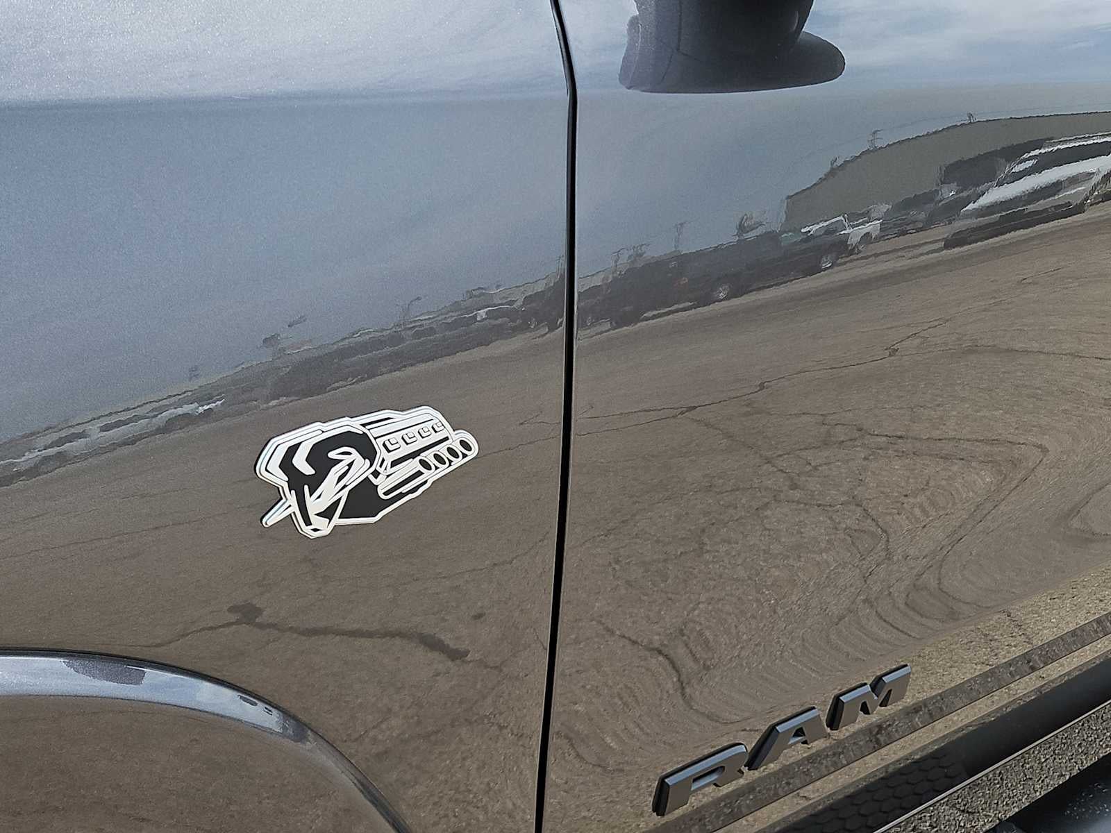 2026 RAM 1500 RAM 1500 LARAMIE CREW CAB 4X4 5'7' BOX
