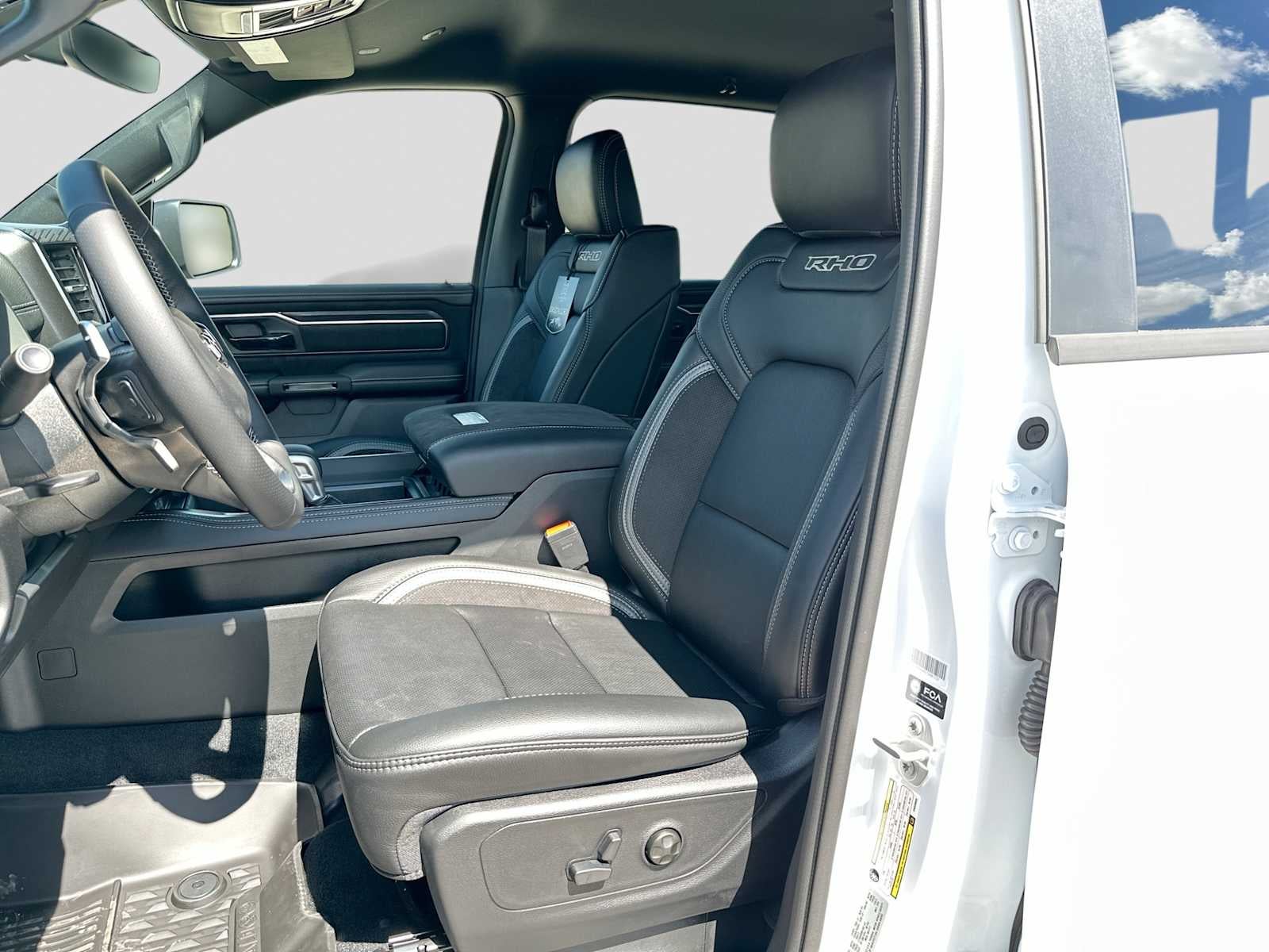 2027 RAM 1500 RAM 1500 RHO CREW CAB 4X4 5'7' BOX