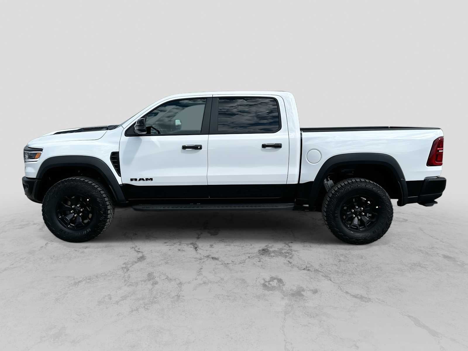 2027 RAM 1500 RAM 1500 RHO CREW CAB 4X4 5'7' BOX