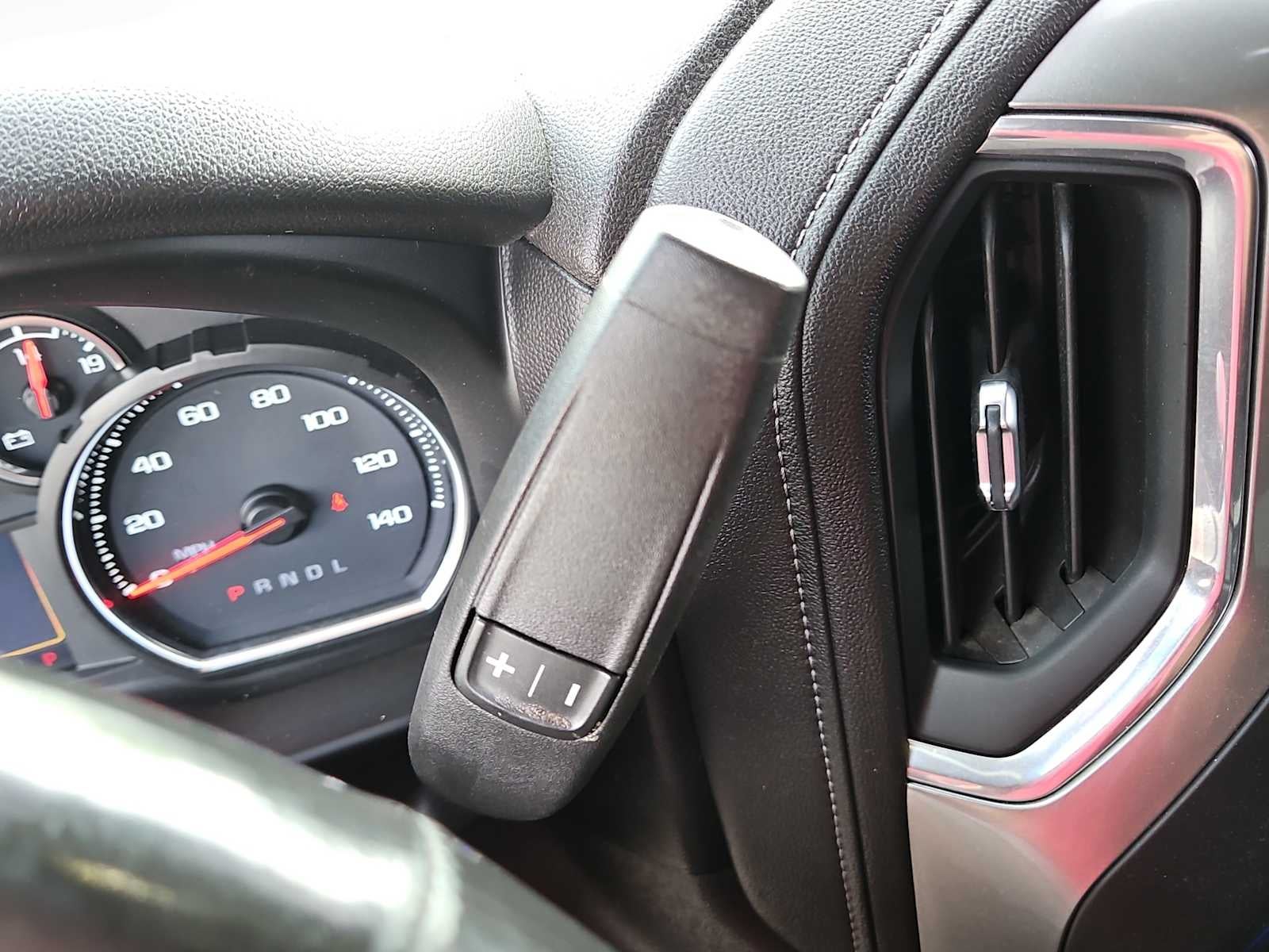 2021 Chevrolet Silverado 1500 2WD Crew Cab Short Bed LT