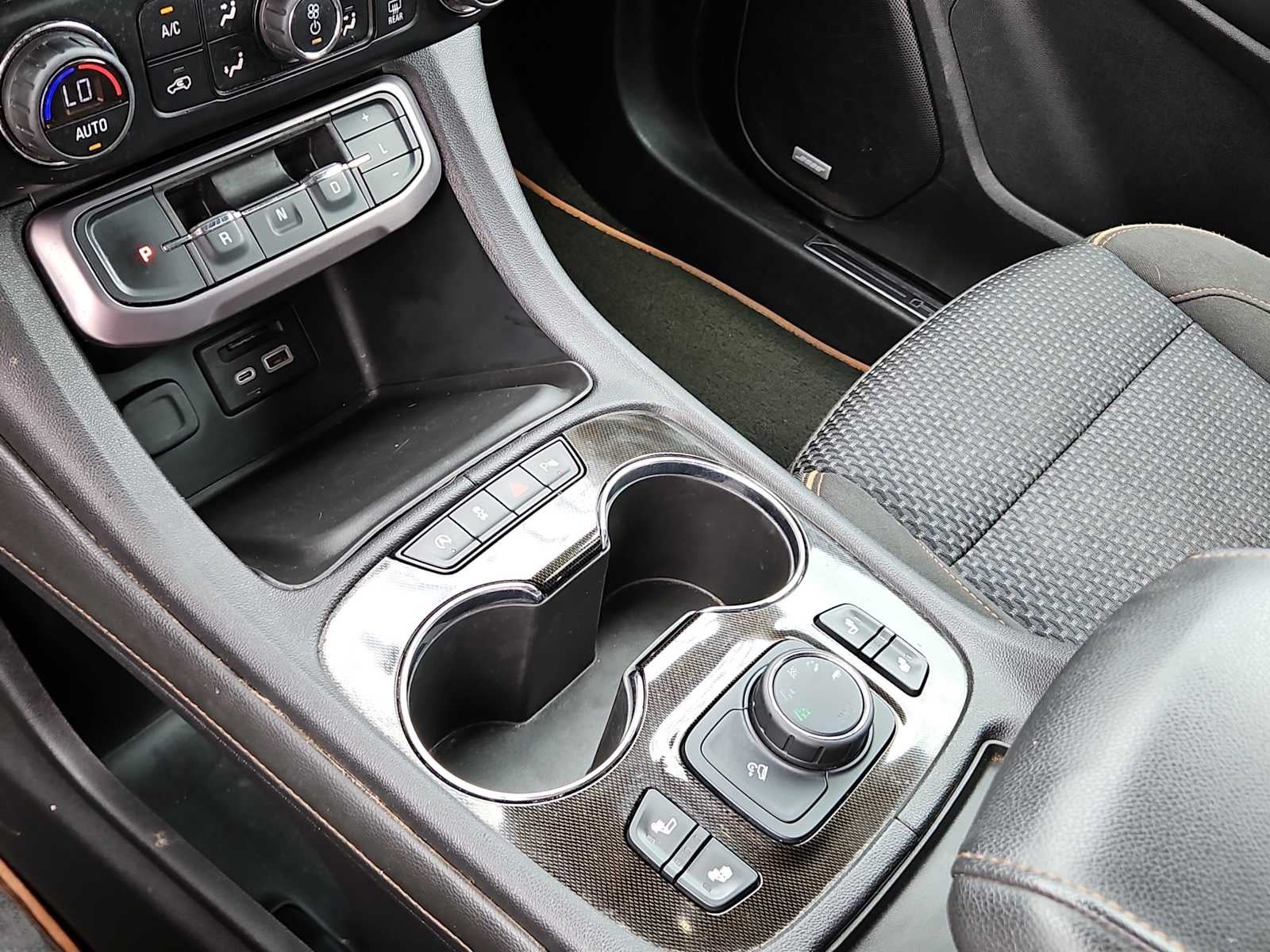 2020 GMC Acadia AWD AT4