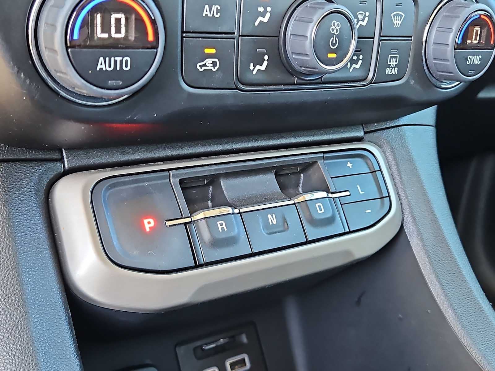 2023 GMC Acadia FWD Denali