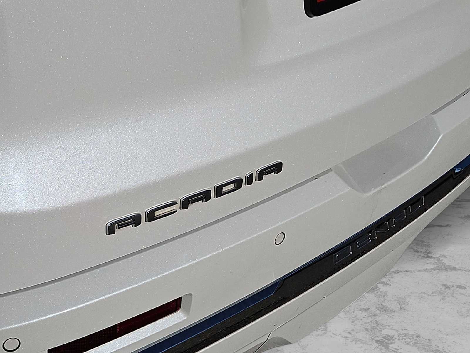 2020 GMC Acadia FWD Denali