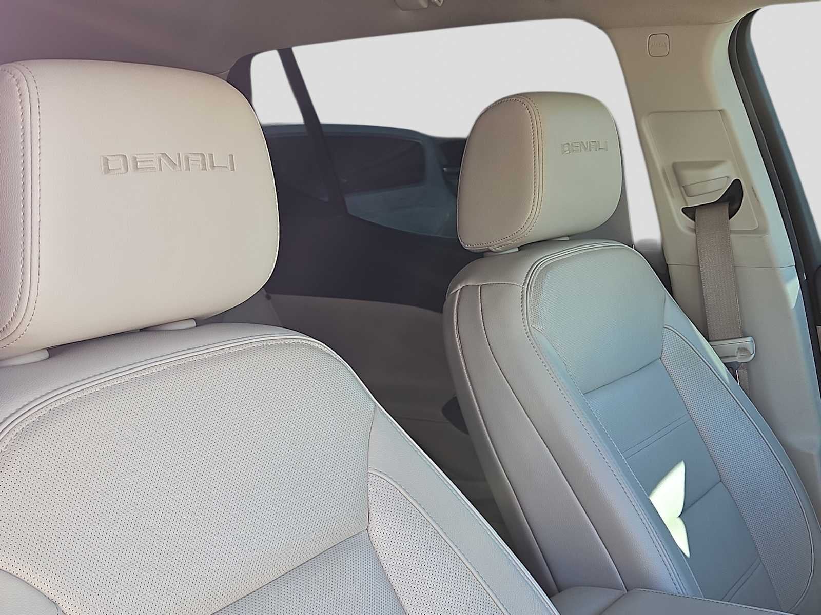 2020 GMC Acadia FWD Denali