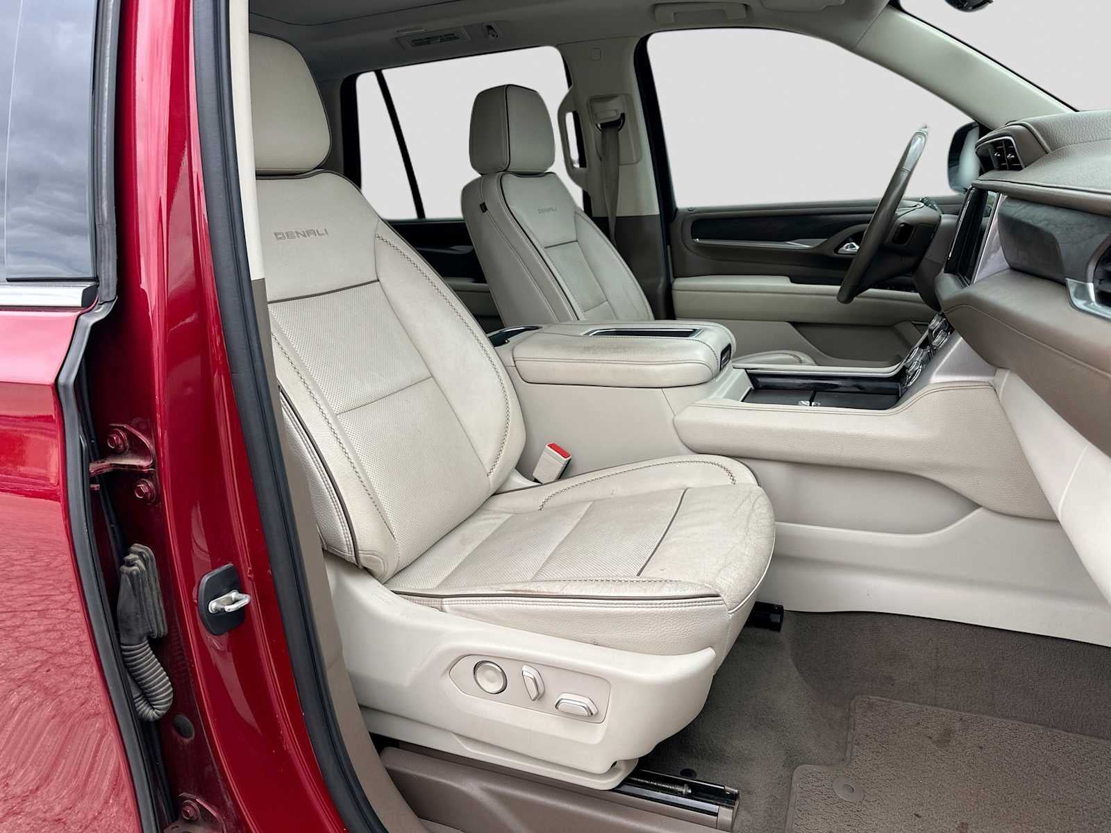 2021 GMC Yukon 4WD Denali