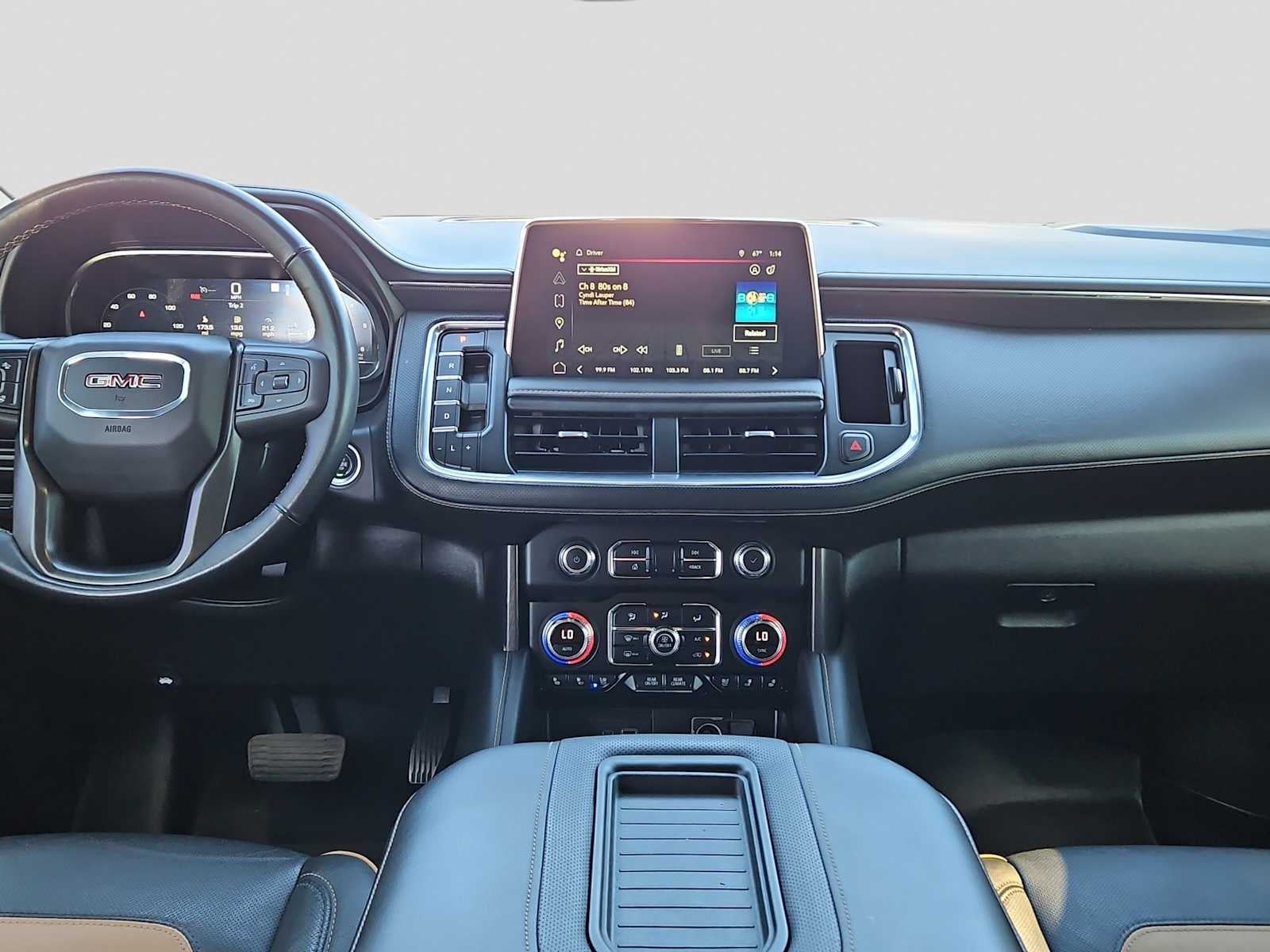 2022 GMC Yukon XL 4WD AT4