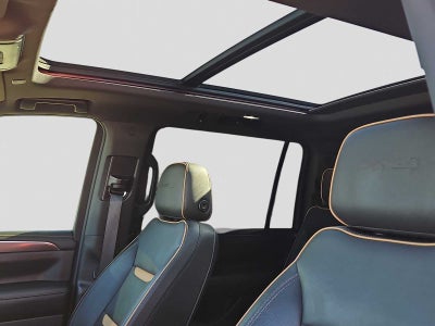 2022 GMC Yukon XL 4WD AT4