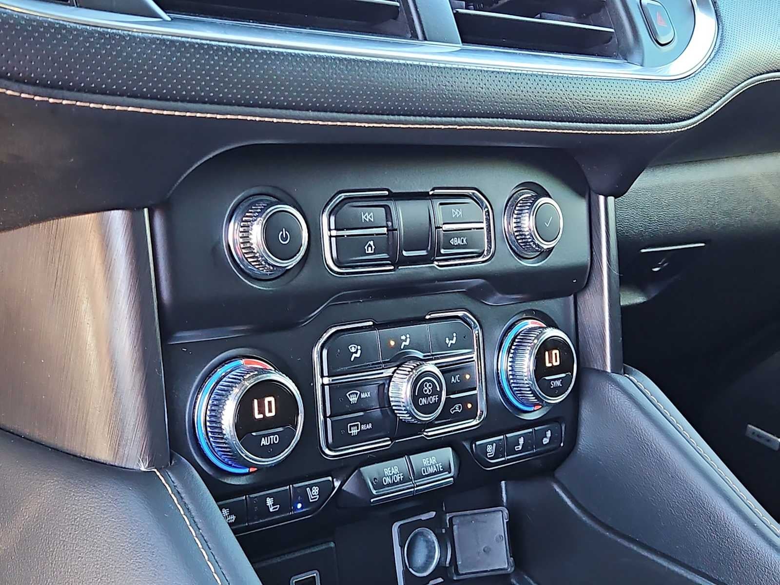 2022 GMC Yukon XL 4WD AT4