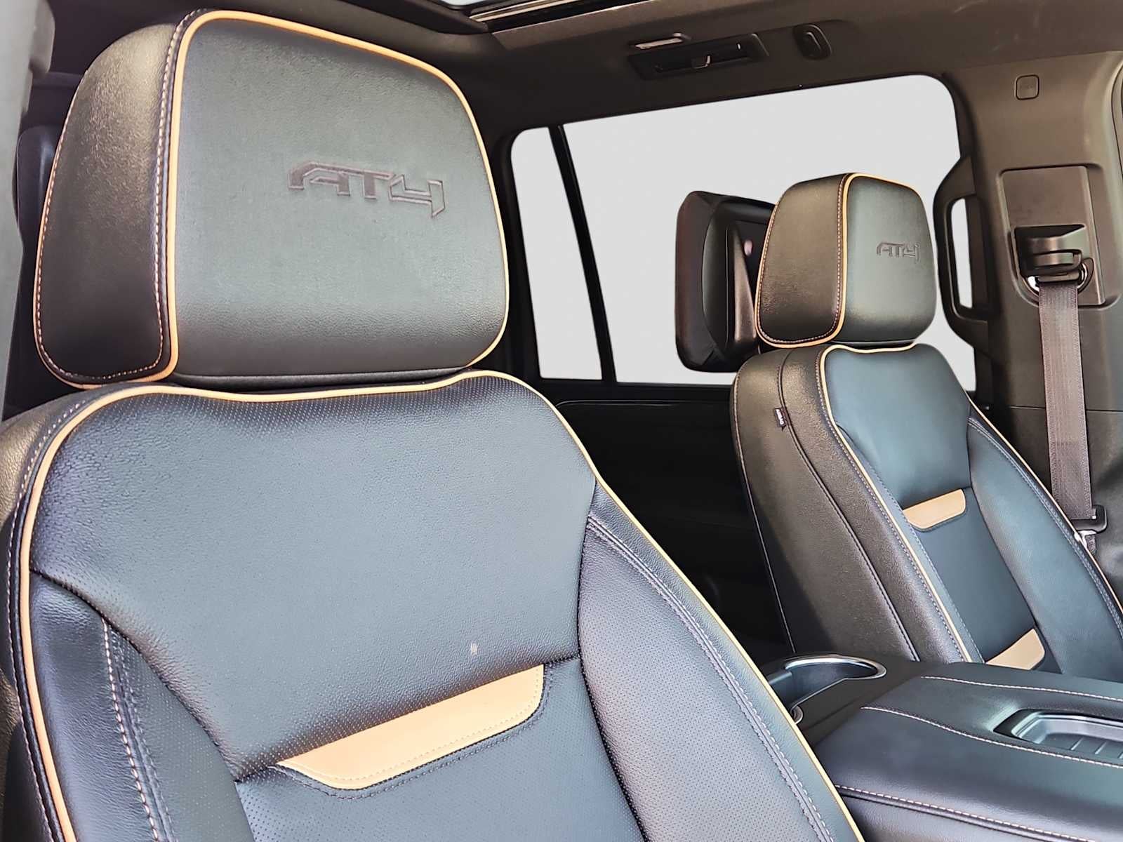 2024 GMC Yukon XL 4WD AT4